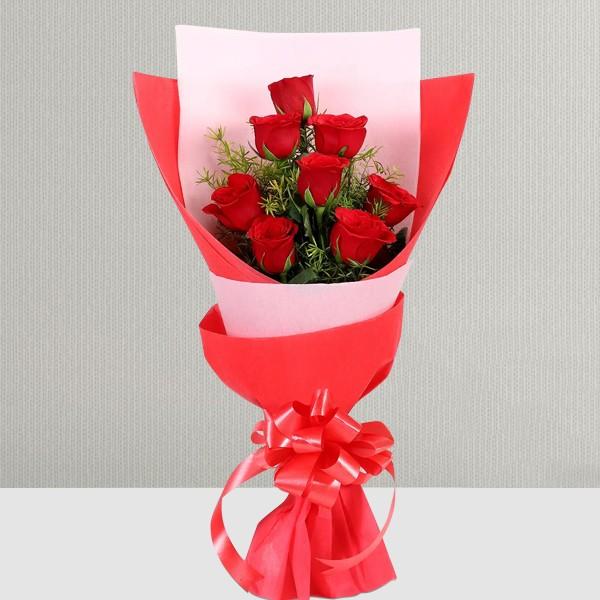 Charming Fantasy - Red Rose Hand Bouquet– Bloomsvilla