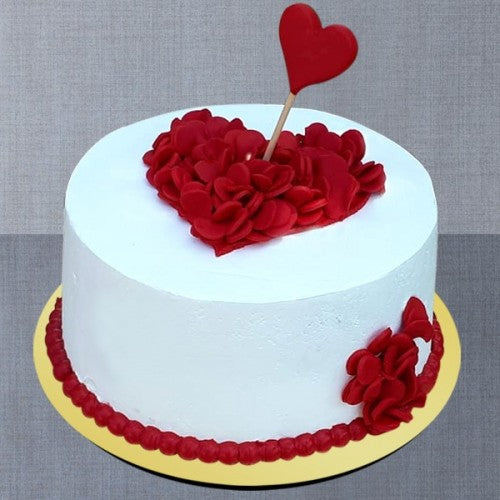 Simple white cake with red carnations ❤️ . . . . . . - [ ] - [ ] . - [ ]  #cakedesigner #cakelove #cake #cakes #cakery #cakedesig... | Instagram